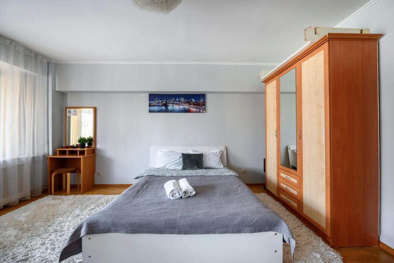 На Проспекте Ленина Apartment Almaty Luaran gambar