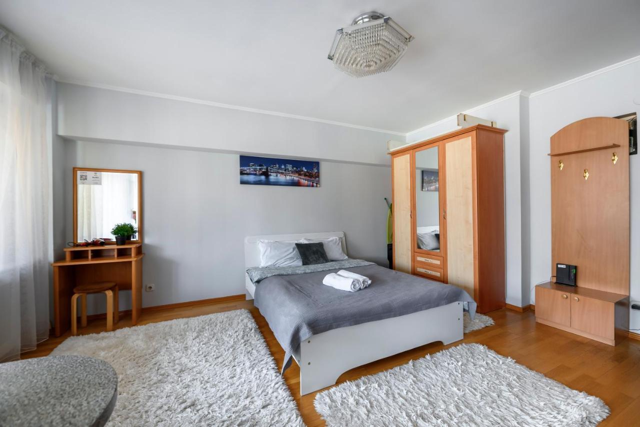 На Проспекте Ленина Apartment Almaty Luaran gambar