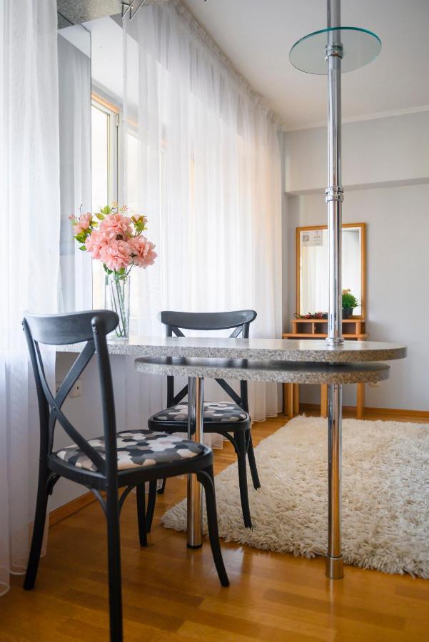 На Проспекте Ленина Apartment Almaty Luaran gambar