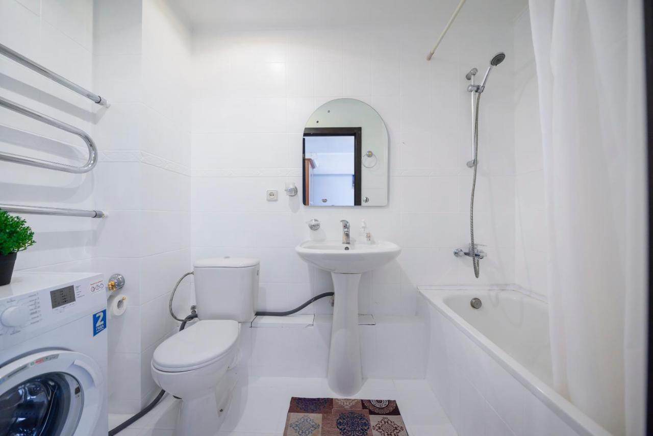 На Проспекте Ленина Apartment Almaty Luaran gambar
